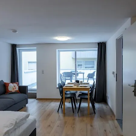 Neu Renovierte Innenstadt-wohnung Apartment *